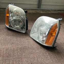 2010 GMC  Yukon Headlight’s 
