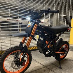 Mini eMoto GT54 Electric E-Dirt Bike, 37MPH, 2400W Motor, Pegs, 16/14 Staggered Tire. Real Dirt Bike Off Road Tires