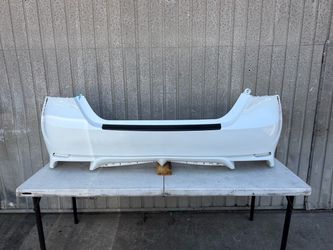 TOYOTA CAMRY XSE SE SPORT 2018 2019 2020 2021 2022 2023 Rear back bumper cover used original OEM (1 missing tab)