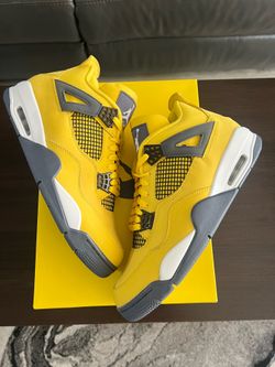 Air Jordan 4 Retro Lightning 2021 Size 11 BRAND NEW