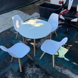 Mesa Para Ninos Con 4 Sillas 