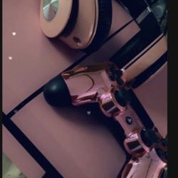 PINK PS4