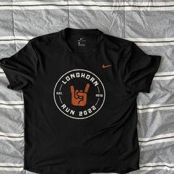 University of Texas Longhorn Run 2022 Nike Dri-Fit Men’s Shirt (Size M)