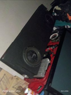 2 10 Rockford fosgste R2Subwoofer in Ported Speaker Box