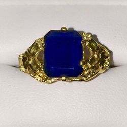 Ring 14K Yellow Gold with Sapphire, Size 6, Stunning
