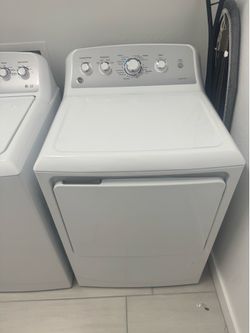 GE® ENERGY STAR® 4.4 CU. FT. STAINLESS STEEL CAPACITY WASHER  AND DRYER