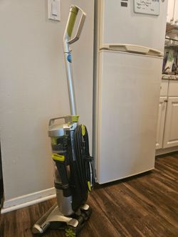 Hoover WindTunnel Air Ultra-Lite Upright Vacuum