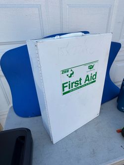 Zee Medical Metal First Aid Cabinet (WxDxH): 15 x 6 x 22 in