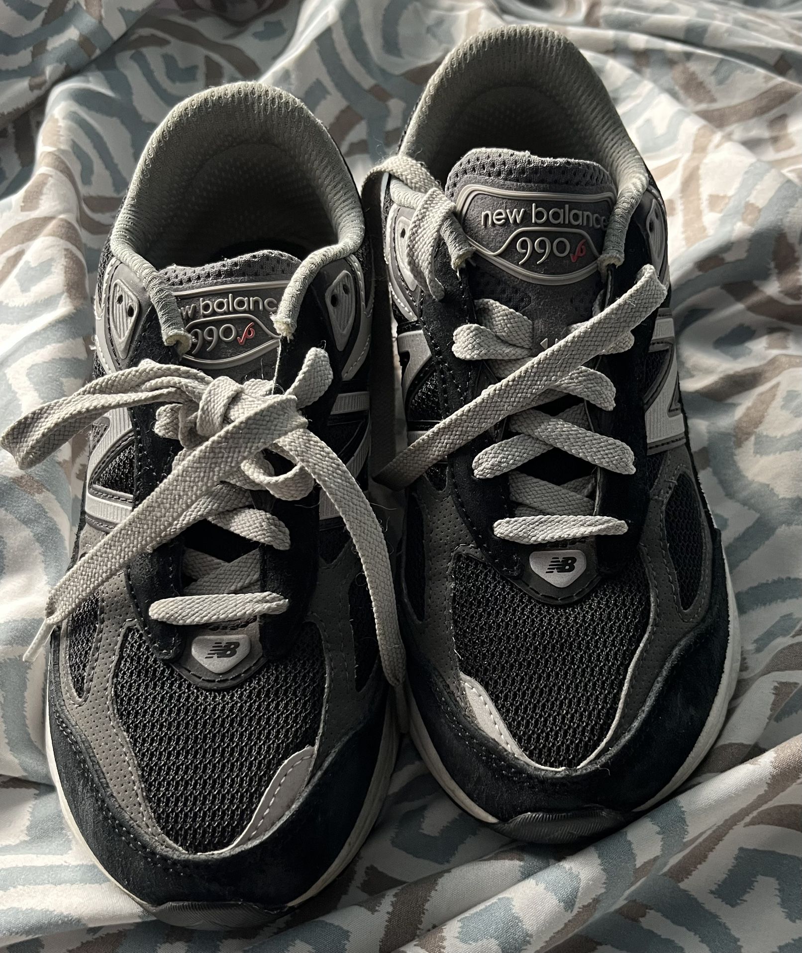 New balance size4  Jordan’s 7y 120 for both