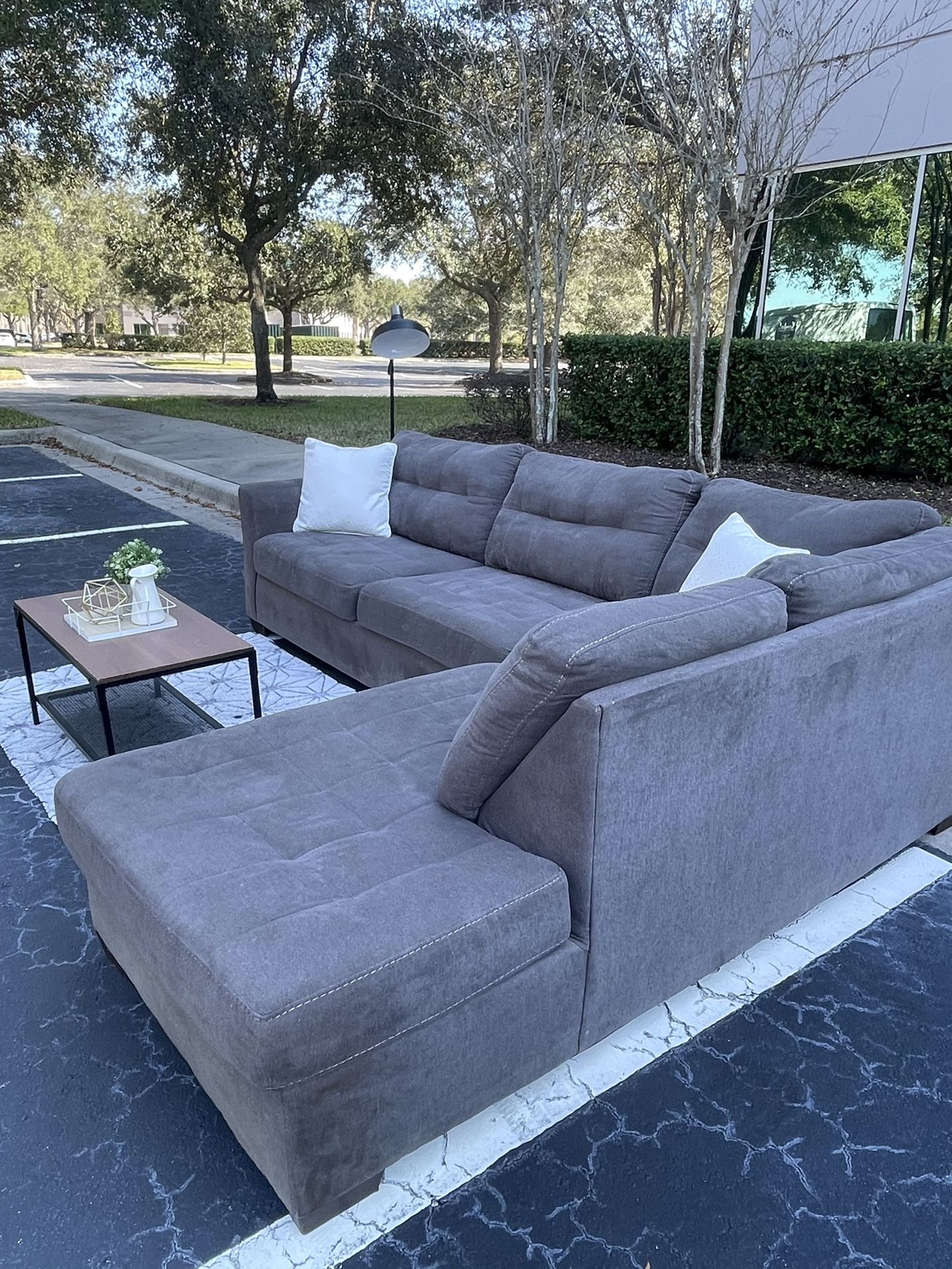 Comfortable Gray Sectional Couch / Sofa [FREE Delivery] for