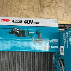 Brand New Makita,40 V 1 1/8” D Handle Rotary Hammer. (TOOL ONLY). (CASH ONLY).