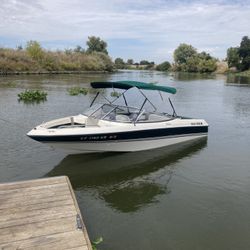 Four Winns Fish/Ski Boat