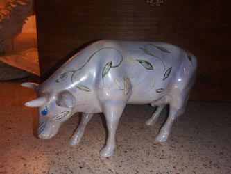 "BEAST of LIGHT" cow parade collectible