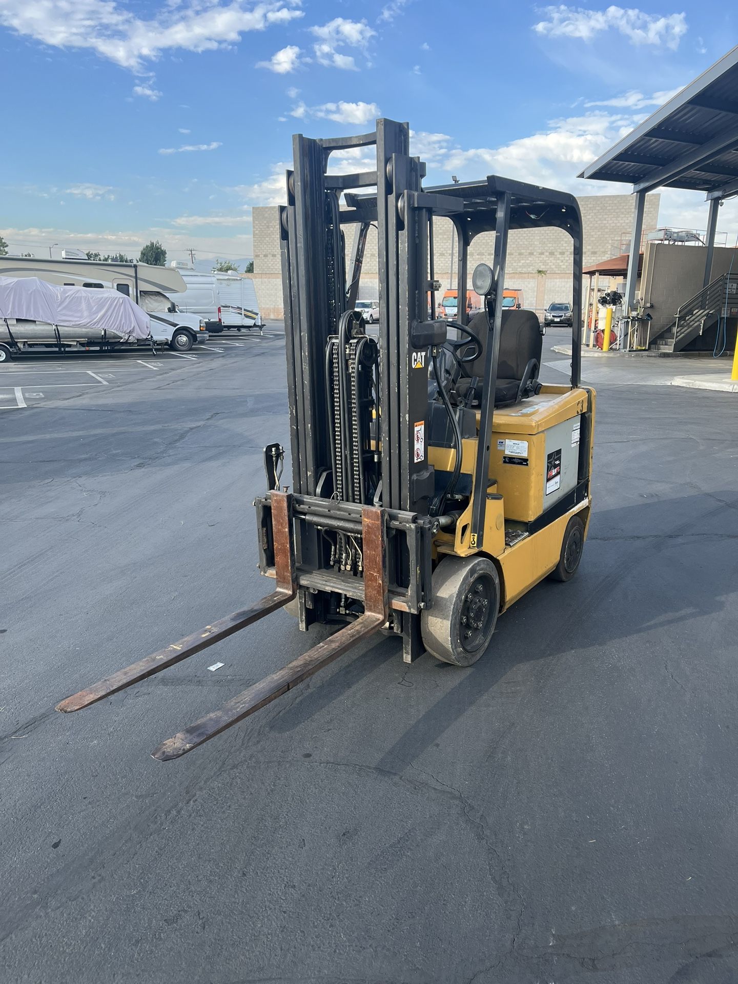 Caterpillar Electric Forklift