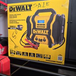 Portable Power 2000 Peak Amp Jump Starter w/Digital Compressor