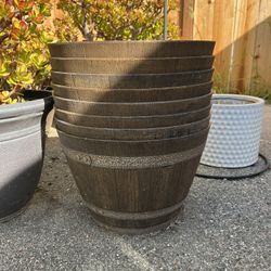 Whiskey Barrel Flower Pot, Oak Brown, Pot 15”