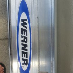 24ft Werner Extendable Later. Almost New