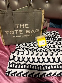 Tote bag