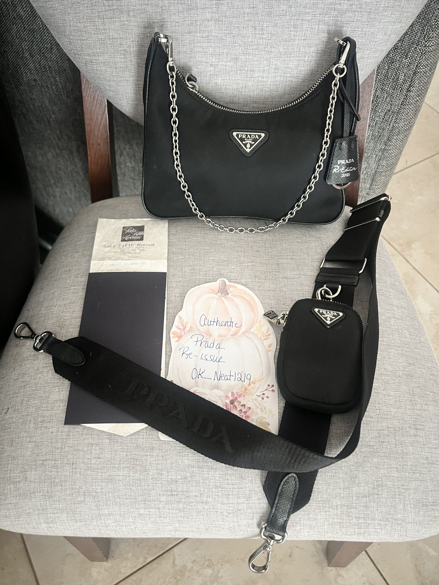 AUTHENTIC PRADA Re-issue Hobo Bag P.O.P.