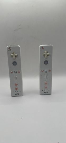 WII REMOTES SET OF TWO