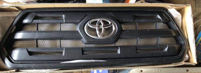 2016-2019 toyota tacoma sr5 oem grill