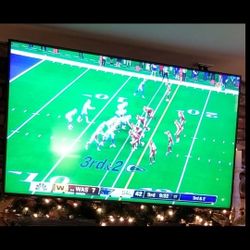 SAMSUNG  65 INCHE CLASS.