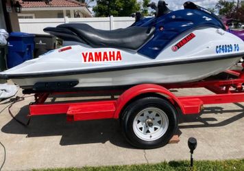 Yamaha jetskys 2002     2 strokes