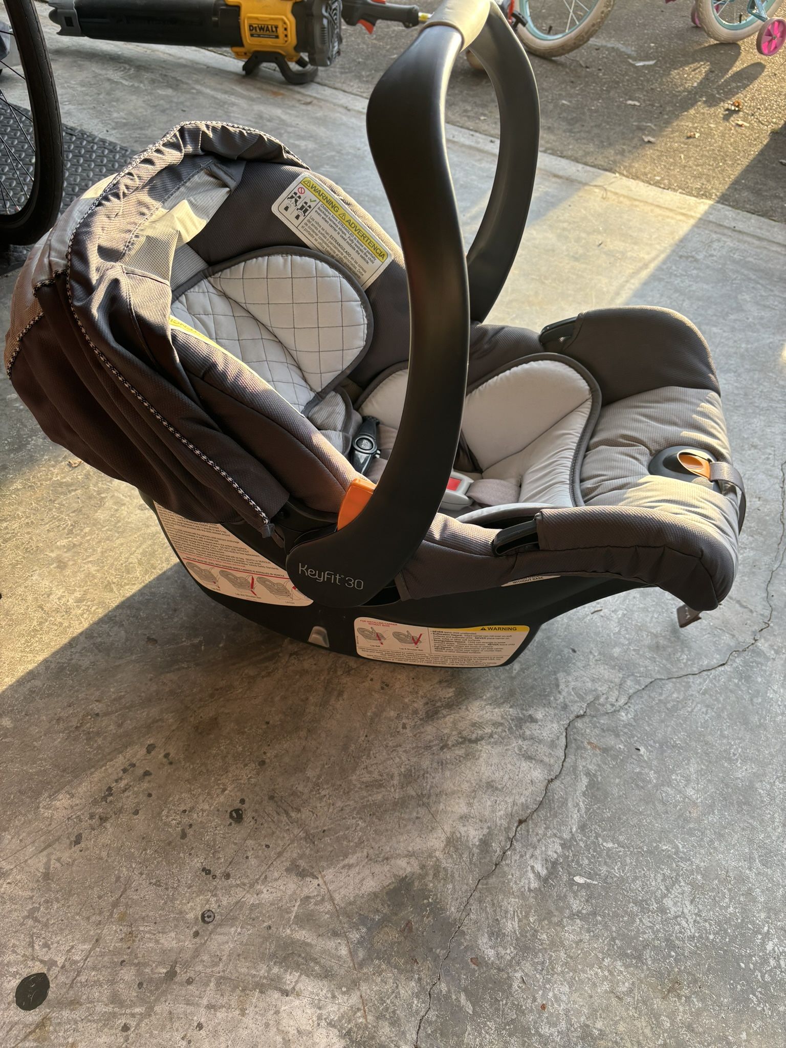 <<FREE>> Chicco Keyfit Infant Car seat
