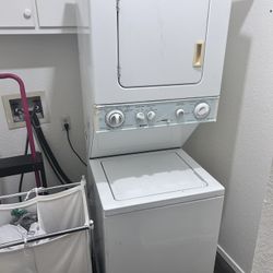 120 V Electric Kenmore Stackable Washer Dryer Combo