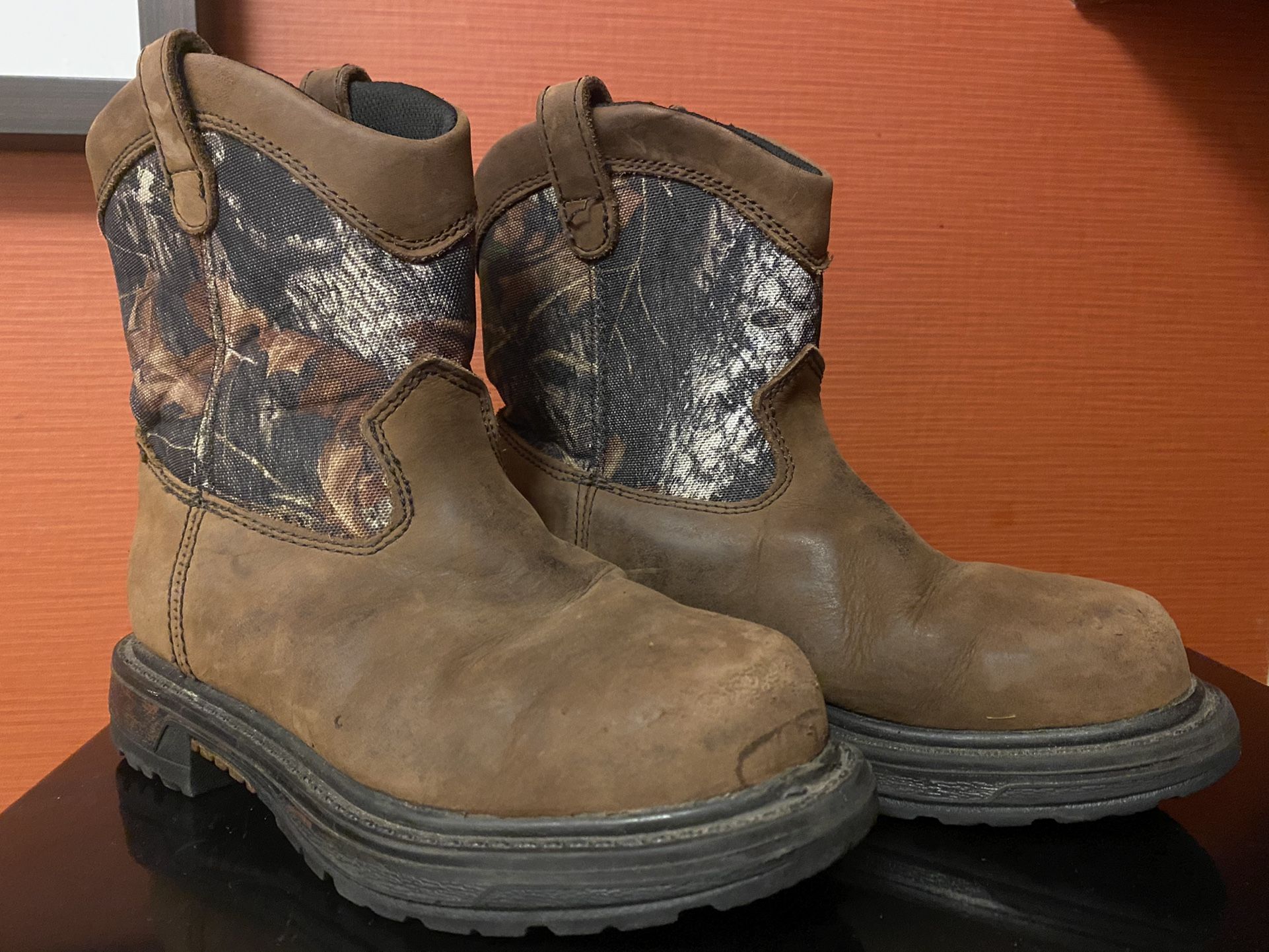 Rocky Big Boys Camo Boots Size 4 Hiking Outdoor