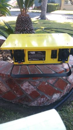 Portable power distribution unit