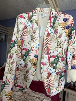 NEW Gorgeous Large Fit Medium Floral Bleizer  SALE. $50 🍀