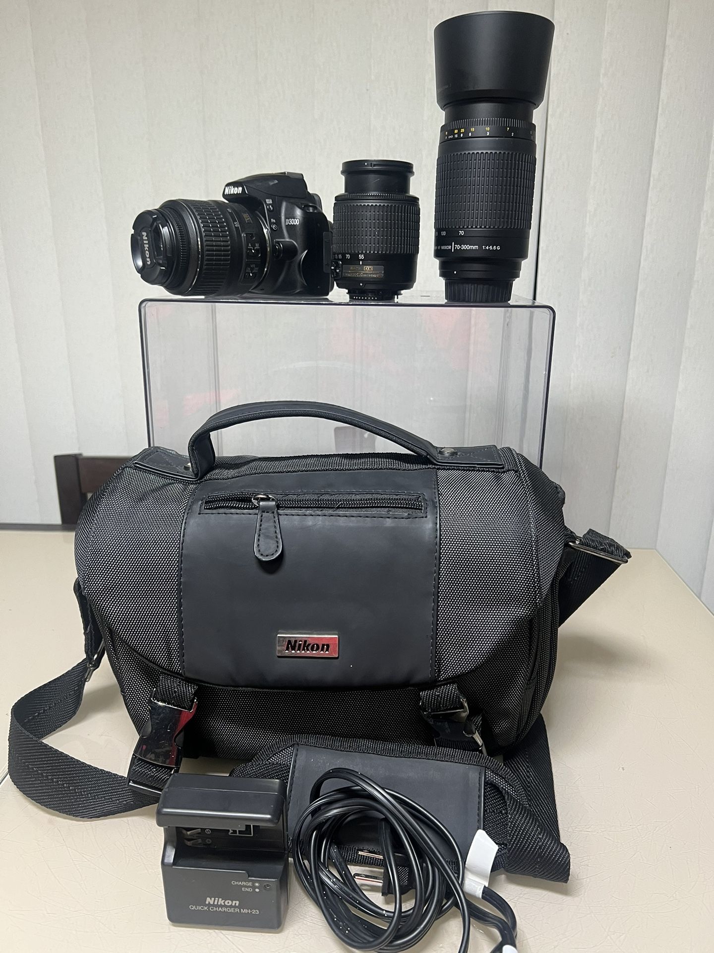 Nikon D3000 10.2MP DSLR Digital Camera w 18-55mm 55-200mm 70-300mm Bag Kit Read! Up for sale a Nikon D3000 10.2mp camera kit in overall good condition