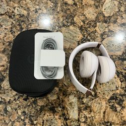 Beats Solo 4 Headphones 