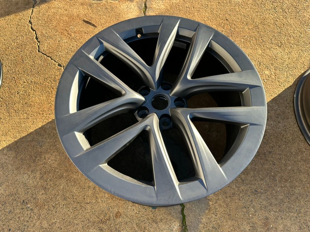 21" OEM 2023 TESLA MODEL S PLAID WHEEL 21X10.5 REPAINTED