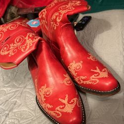 New Boots Size 10