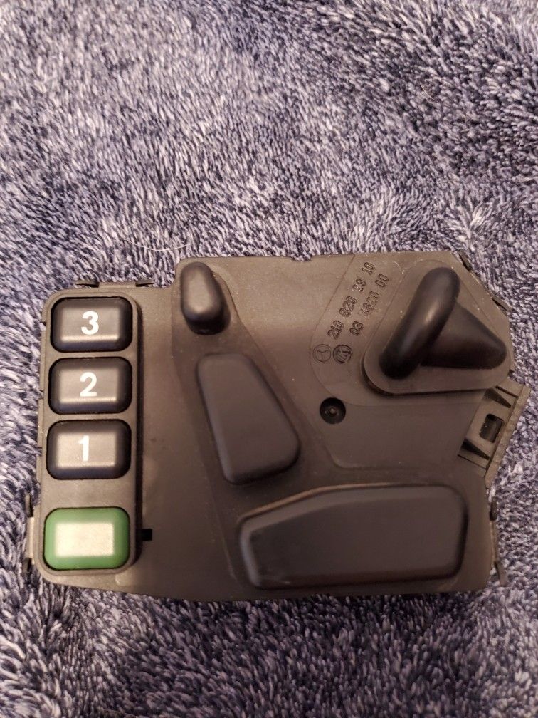 96-02 Mercedes Benz E320 Powerseat Controls