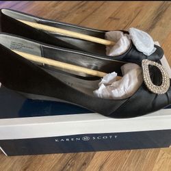 New! Karen Scott Embellished Evening Low Wedge Size 8.5