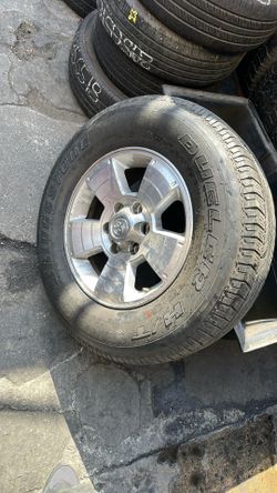 Busco trabajo de llantero oh ayudánte de mecánico