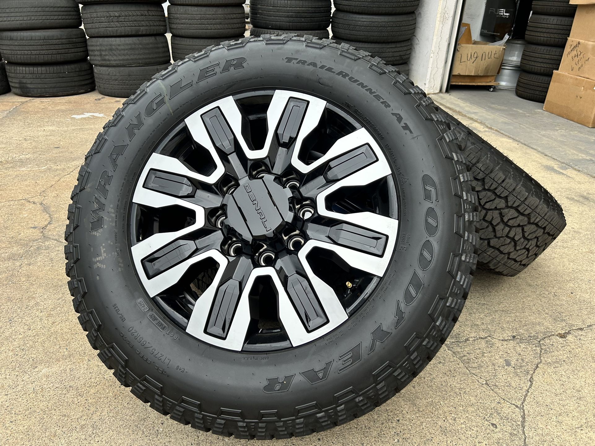 20" OEM 2025 GMC Sierra 2500HD Denali Ultimate Package Wheels and tires