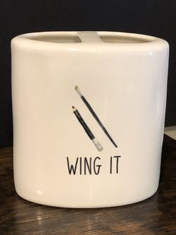 Rae Dunn - “WING IT” Holder
