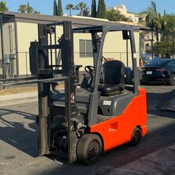Toyota Forklift Model 8, 2 stages, 4500 Lb 