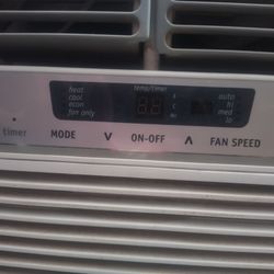 Frigidaire Heating/Cooling Window Unit 