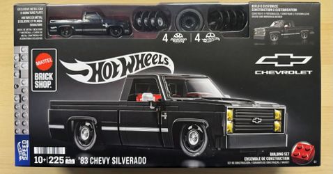 Mattel Hot Wheels Brick Shop '83 Chevy Silverado Set