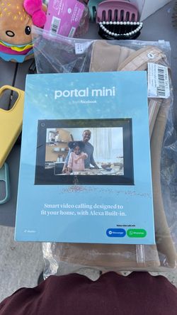 Facebook Portal Mini 8-Inch Smart Display