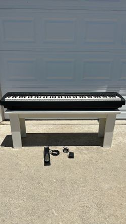 Yamaha digital keyboard P95