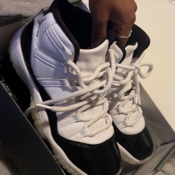 Air Jordan 11 Retro GS Concord White/Black Size 6Y