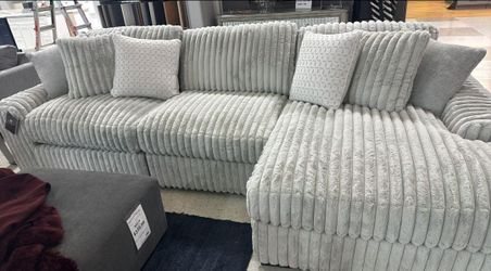 Brand New Living Room Sectional Couch with Chaise