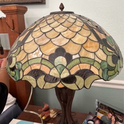 Tiffany Style Antique Wooden Official Lamp