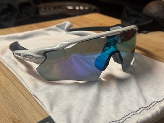 Oakley radar ev prizm blue lens